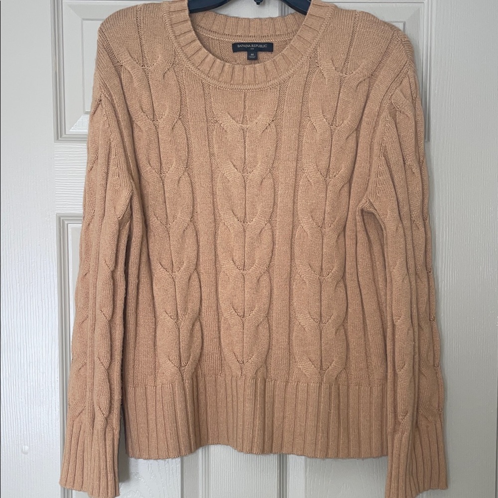 Medium Banana Republic Camel Cable Knit Sweater